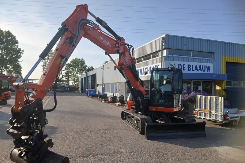 Kubota 8-Tonner