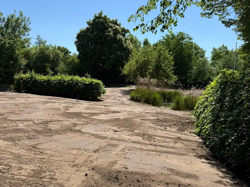 Grondwerk rondom de vijver — foto 2