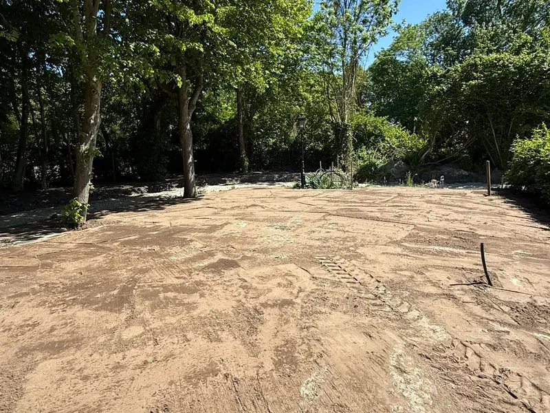 Grondwerk rondom de vijver — foto 4